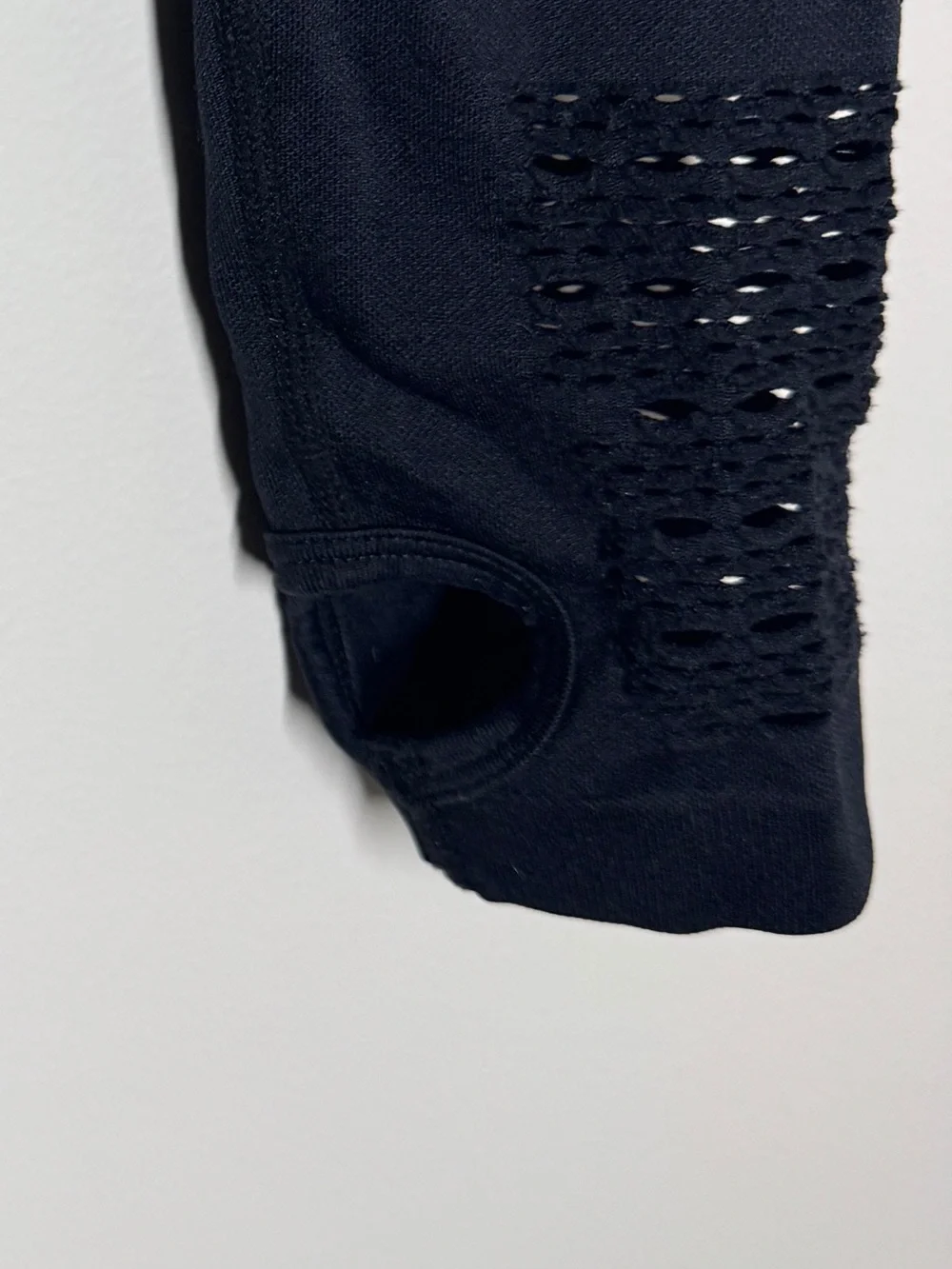EMRLD Black Seamless Long Sleeve Crop Top - Picture 4 of 7